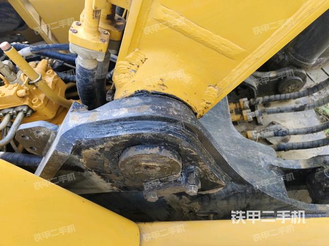 大臂根部 斜视(工作和回转装置) 大臂根部 斜视(工作和回转装置)