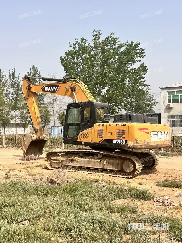 三一重工SY215C挖掘機(jī)