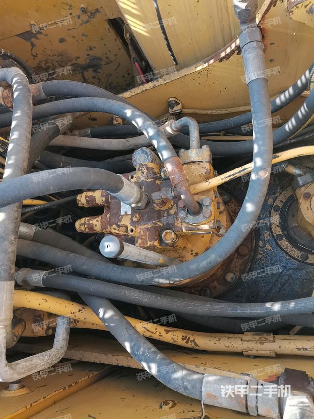 中央回转接头特写(上车部件) 中央回转接头特写(上车部件)