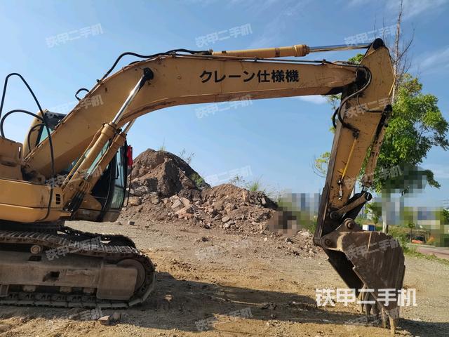 大臂整体 右侧(工作和回转装置) 大臂整体 右侧(工作和回转装置)