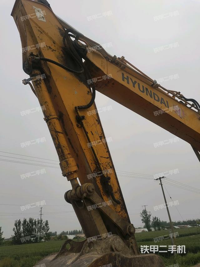 小臂整體左后(工作和回轉(zhuǎn)裝置) 小臂整體左后(工作和回轉(zhuǎn)裝置)