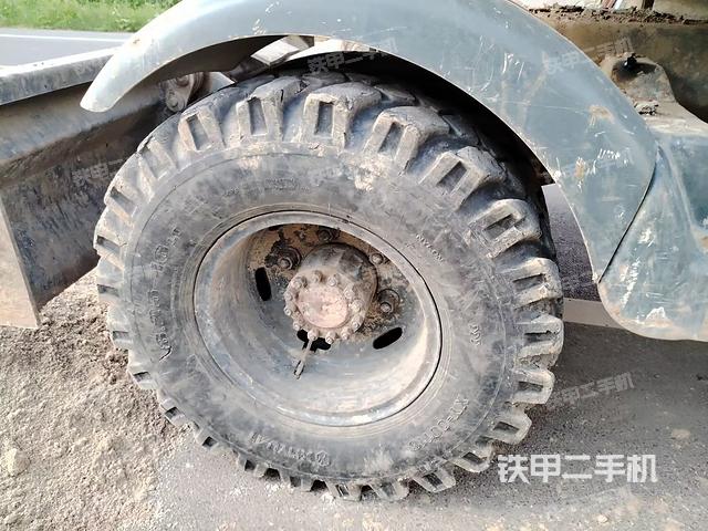 右驅(qū)動(dòng)輪（行走機(jī)構(gòu)）