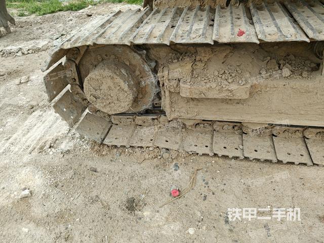 右側(cè)履帶整體?(行走機(jī)構(gòu)) 右側(cè)履帶整體?(行走機(jī)構(gòu))
