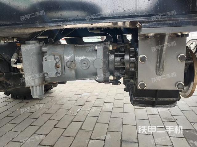 駕駛室整體(整機(jī)外觀) 駕駛室整體(整機(jī)外觀)