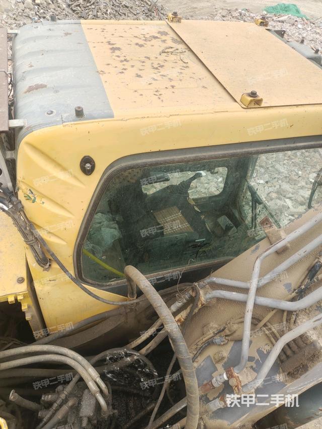 駕駛室頂部俯視(上車部件) 駕駛室頂部俯視(上車部件)