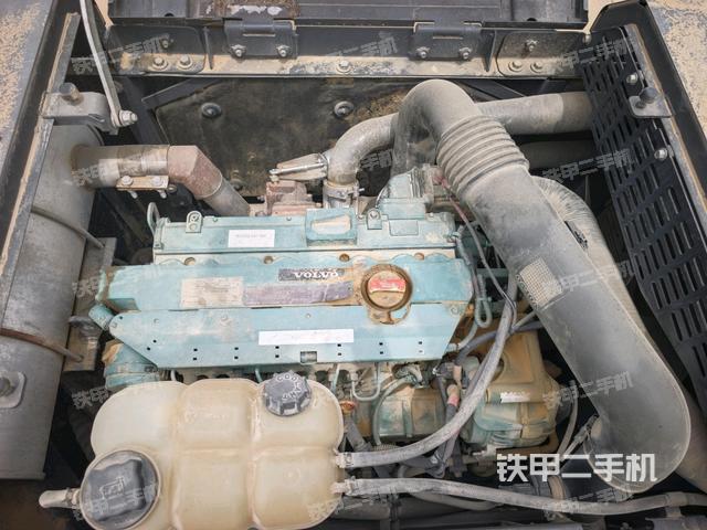 發(fā)動(dòng)機(jī)整體俯視(整機(jī)外觀) 發(fā)動(dòng)機(jī)整體俯視(整機(jī)外觀)