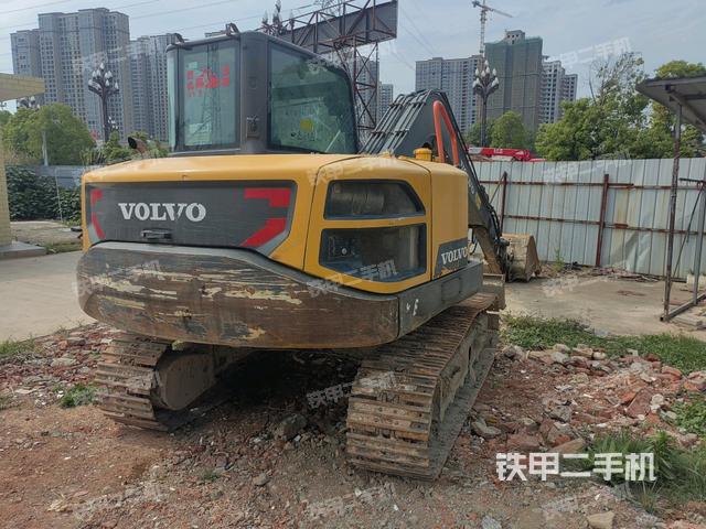 整機(jī)右后45°(整機(jī)外觀) 整機(jī)右后45°(整機(jī)外觀)