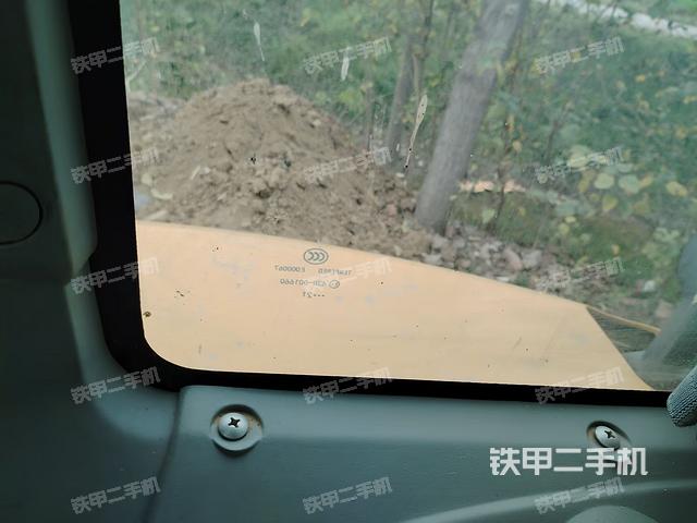 后窗玻璃角標(biāo)（駕駛室部分）