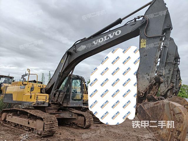 沃爾沃EC250D挖掘機(jī)