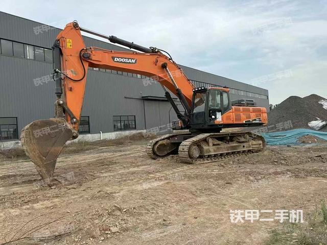 斗山DX520LC-9C挖掘機