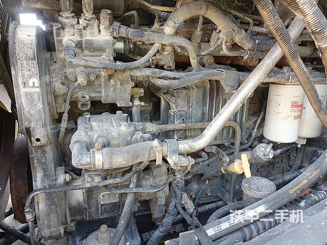 发动机左侧(整机外观及大件) 发动机左侧(整机外观及大件)