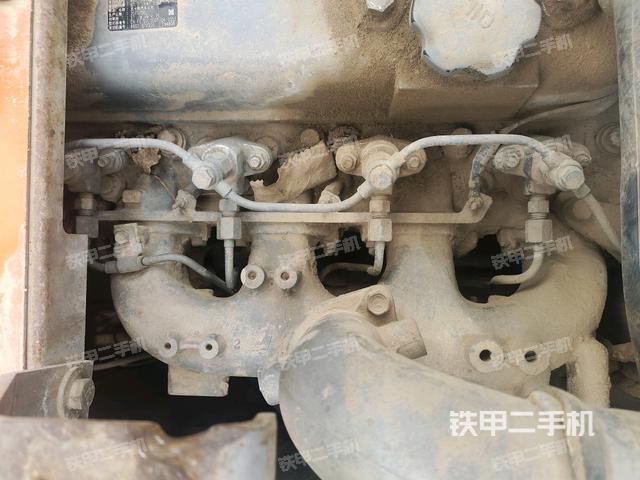 气门室盖螺丝特写(上车部件) 气门室盖螺丝特写(上车部件)