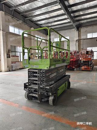 中聯(lián)重科ZS1012HD高空作業(yè)機(jī)械實(shí)拍圖片