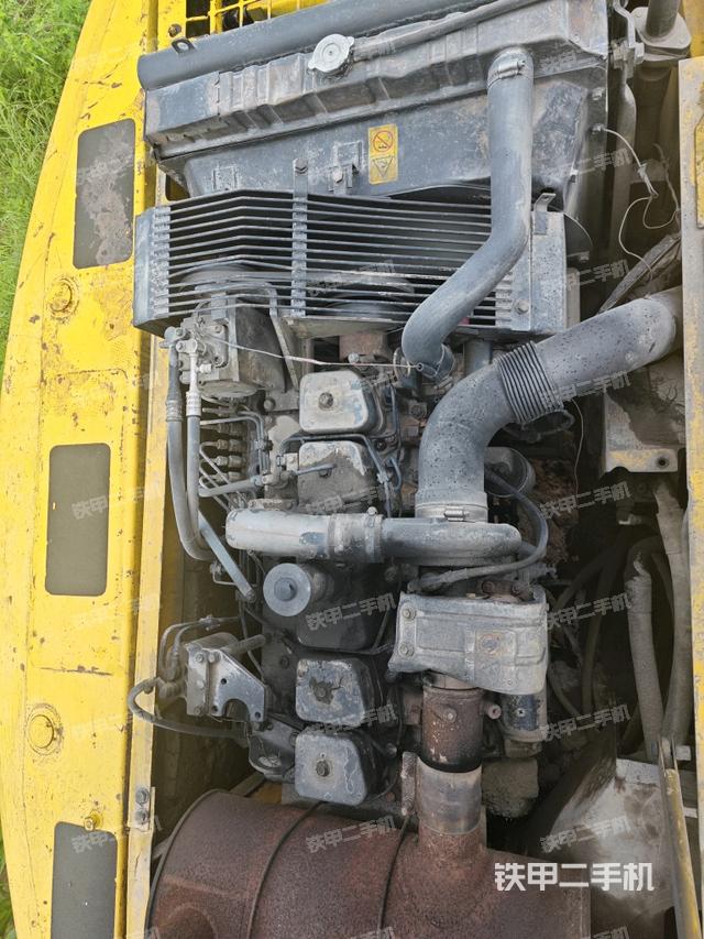 气门室盖螺丝特写(上车部件) 气门室盖螺丝特写(上车部件)