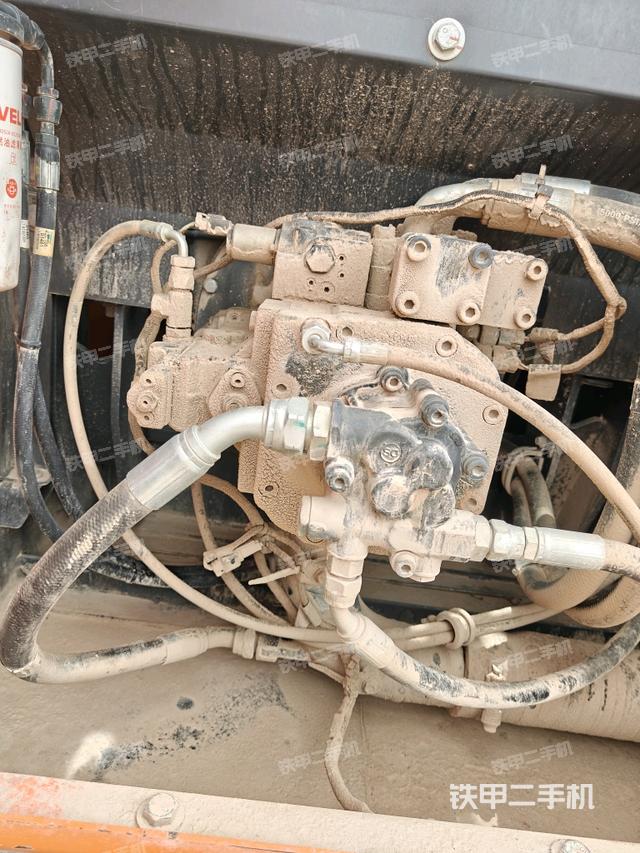 液压泵斜45 左（大件舱室）