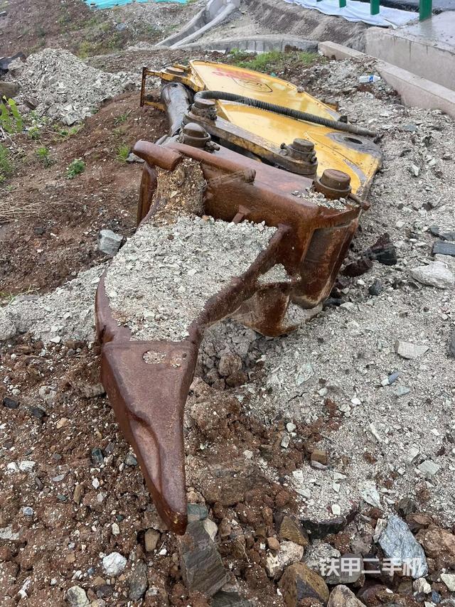 大臂根部 斜视（工作和回转装置）