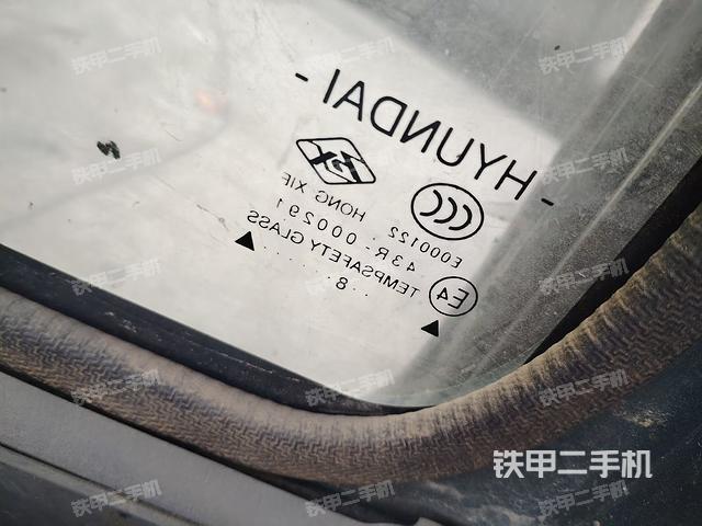 后窗玻璃角标（驾驶室部分）