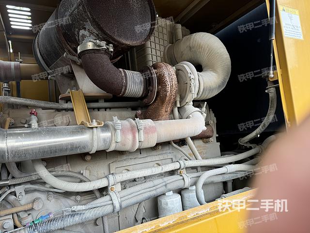 發(fā)動(dòng)機(jī)右側(cè)(整機(jī)外觀及大件) 發(fā)動(dòng)機(jī)右側(cè)(整機(jī)外觀及大件)