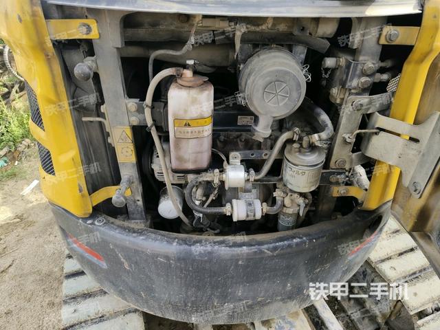 駕駛室頂部俯視(上車部件) 駕駛室頂部俯視(上車部件)