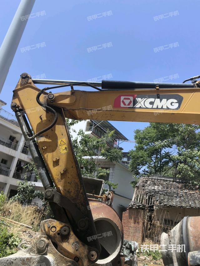 小臂整體左后(工作和回轉(zhuǎn)裝置) 小臂整體左后(工作和回轉(zhuǎn)裝置)