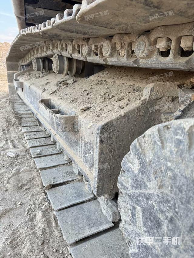 單側(cè)履帶整體（整機(jī)外觀）