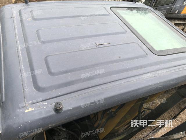駕駛室頂部(整機外觀) 駕駛室頂部(整機外觀)