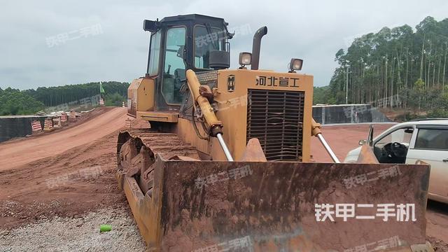 整機(jī)右側(cè)(設(shè)備外觀及核心部件) 整機(jī)右側(cè)(設(shè)備外觀及核心部件)