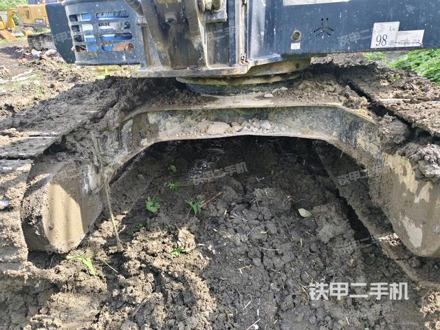 轉(zhuǎn)盤和下車架正前(工作和回轉(zhuǎn)裝置) 轉(zhuǎn)盤和下車架正前(工作和回轉(zhuǎn)裝置)