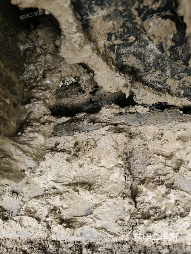 左导向轮(行走机构) 左导向轮(行走机构)