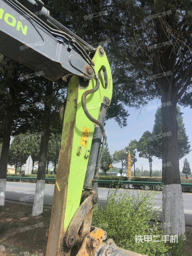 小臂整體右前(工作和回轉(zhuǎn)裝置) 小臂整體右前(工作和回轉(zhuǎn)裝置)