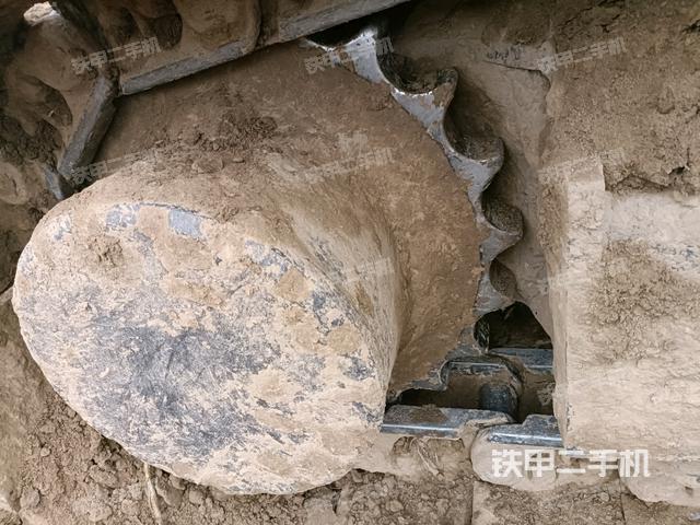 右驱动轮（行走机构）