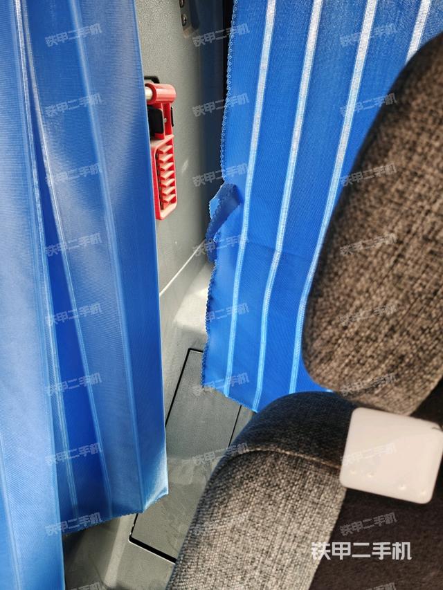 座椅后部（驾驶室部分）