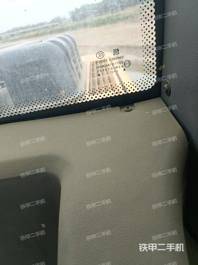 后窗玻璃角标（驾驶室部分）