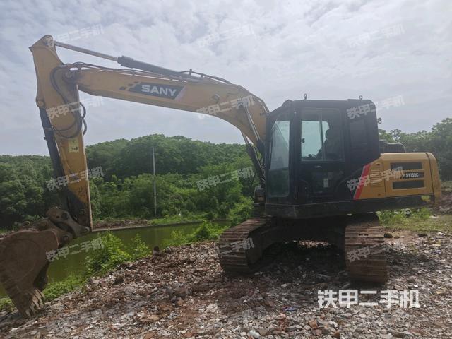 三一重工SY135C挖掘機(jī)