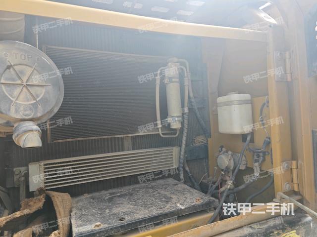 散热器正面(大件舱室) 散热器正面(大件舱室)