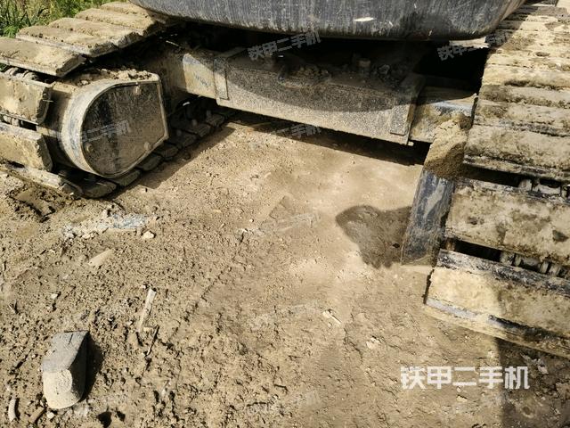 大臂根部?斜視(工作和回轉(zhuǎn)裝置) 大臂根部?斜視(工作和回轉(zhuǎn)裝置)