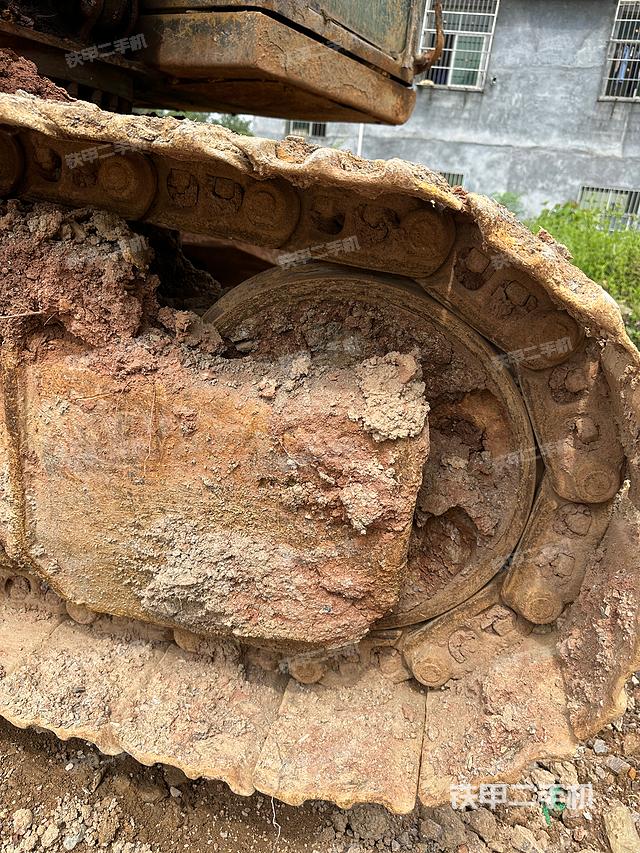 驾驶室顶部（整机外观）