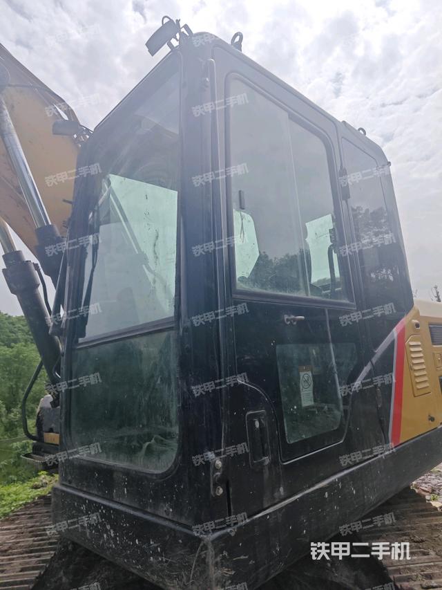 驾驶室左前45度(驾驶室部分) 驾驶室左前45度(驾驶室部分)