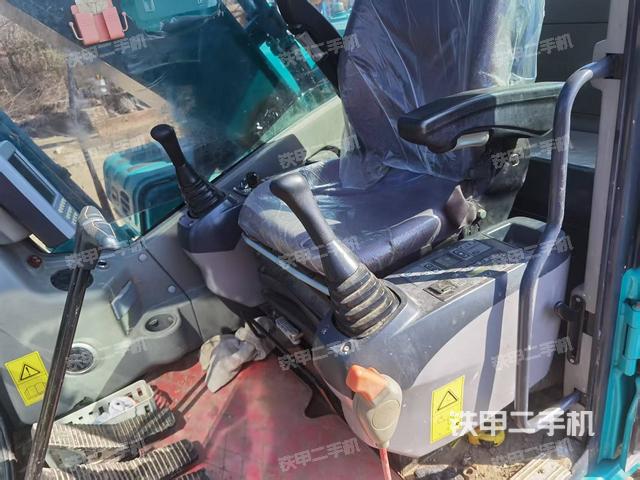 駕駛室整體（整機(jī)外觀）