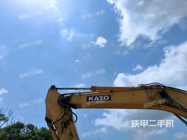 鏟斗右后整體(工作和回轉(zhuǎn)裝置) 鏟斗右后整體(工作和回轉(zhuǎn)裝置)