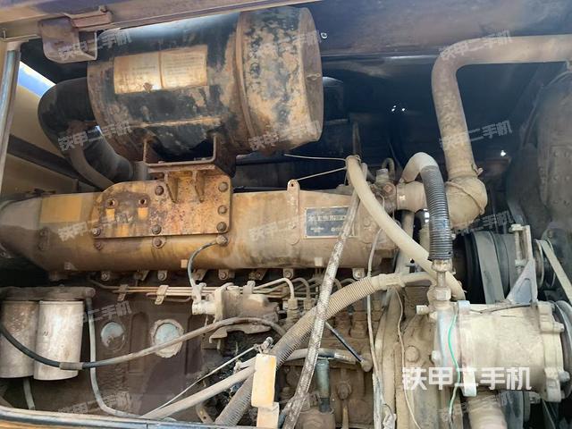 發(fā)動機右側(cè)（整機外觀及大件）