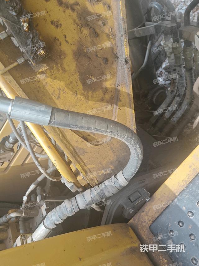 大臂根部 斜视(工作和回转装置) 大臂根部 斜视(工作和回转装置)