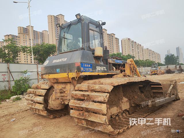 整機(jī)右后45°(設(shè)備外觀及核心部件) 整機(jī)右后45°(設(shè)備外觀及核心部件)