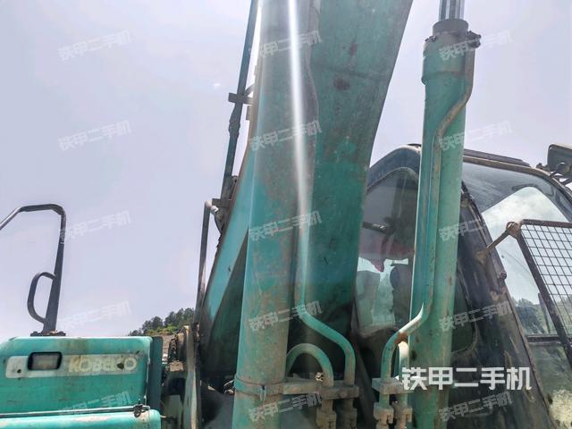 大臂油缸整體?豎拍(工作和回轉(zhuǎn)裝置) 大臂油缸整體?豎拍(工作和回轉(zhuǎn)裝置)