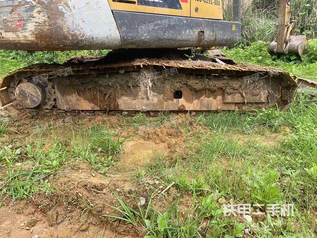 单侧履带整体(整机外观) 单侧履带整体(整机外观)