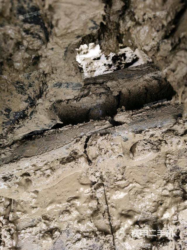 左侧行走马达盖板(行走机构) 左侧行走马达盖板(行走机构)