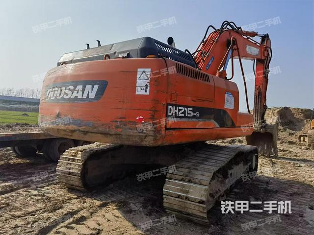 整機(jī)右后45°(整機(jī)外觀) 整機(jī)右后45°(整機(jī)外觀)