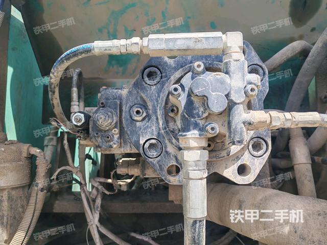 液壓泵斜45?左（大件艙室）