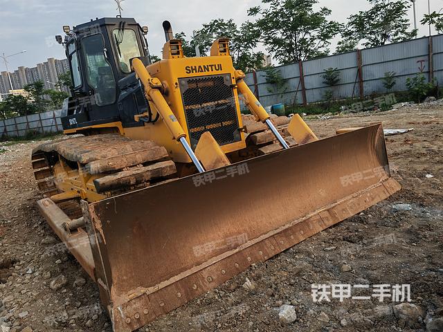 整機(jī)右側(cè)(設(shè)備外觀及核心部件) 整機(jī)右側(cè)(設(shè)備外觀及核心部件)
