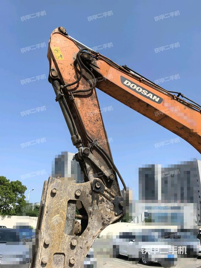 小臂整體左后(工作和回轉(zhuǎn)裝置) 小臂整體左后(工作和回轉(zhuǎn)裝置)